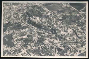1936 Veszprém látképe, légifotó, M. Kir. Légügyi Hivatal pecsétjével, kissé hajlott, 10x15,5 cm