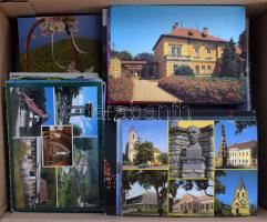 Kb. 800-900 db MODERN vegyes város és motívum képeslap dobozban / Cca. 800-900 mixed modern town and motive postcards in a box