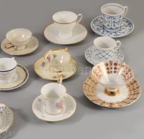 12 darab porcelán csésze alátéttel, közte érdekes darabokkal, jelzett, minimális kopással, klf méret...