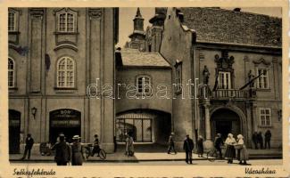 Székesfehérvár Városháza Szathmáry József bőr-és cipészkellék üzletével