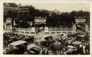 Vienna Prater Restaurant Kadermann with festive carriages and automobiles photo (EB)