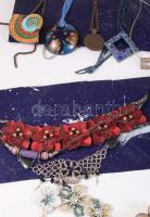 Doboznyi vegyes bizsu tétel, közte értékesebb darabokkal, ezüst (Ag) ékszerekkel, átnézésre érdemes!