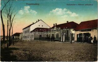 1916 Püspökladány, utca részlet a Rákóczi szállodával, Szűcs László üzlete. Vasúti levelezőlapárusítás 3. sz. 1915. (EK)