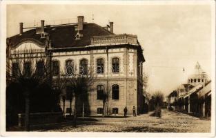 Pancsova, Pancevo; leányiskola, zsinagóga. E. Dunajtsik kiadása / girls' school, synagogue