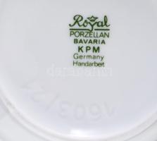 Royal Porzellan fehérmázas modernista váza, jelzett, hibátlan, m: 21 cm