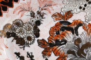 cca 1940 Kínai export porcelán ovális dísztál, jelzett, hibátlan, fém tartón, 25x17 cm