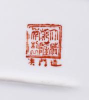 cca 1940 Kínai export porcelán ovális dísztál, jelzett, hibátlan, fém tartón, 25x17 cm
