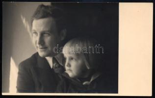 ca 1930 Sárdy Brutus (1892-1970) festőművész fiával Sárdy Lóránt (1931-2014) későbbi festőművész fot...