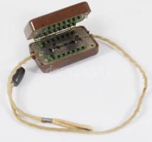 cca 1950 Retró bakelit tokos pengeélező, 6x4x3 cm