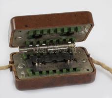 cca 1950 Retró bakelit tokos pengeélező, 6x4x3 cm