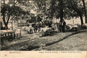 Budapest XII. Zugliget, Disznófej (Disznófő) vendéglő, étterem kerthelyisége pincérekkel és vendégekkel (EB)