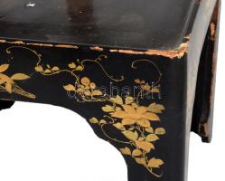 Kínai lakkozott kis asztal. Kína, 19. sz utolsó harmada, javítással, sérüléssel 29x29x25 cm