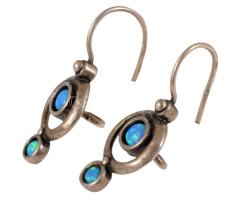 Ezüst (Ag) fülbevaló pár, opál berakással, jelzett, bruttó 3,8g