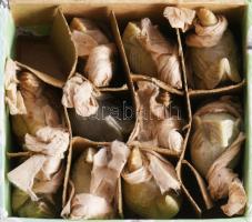 11 db kínai jáde tyúk figura, eredeti dobozában, egyenként 4 cm