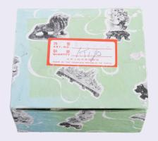 11 db kínai jáde tyúk figura, eredeti dobozában, egyenként 4 cm