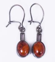 Ezüst (Ag) fülbevaló pár, borostyánnal, jelzett, bruttó 2g