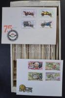 Több száz darab bélyegzés nélküli magyar FDC sok blokkal, fa dobozban