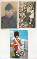 14 db RÉGI és MODERN fotós képeslap: egyenruhások / 14 pre-1945 and modern photo postcards: in unifo...