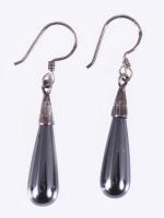 Ezüst (Ag) fülbevaló pár, hematit cseppel, jelzett, bruttó 5,9g