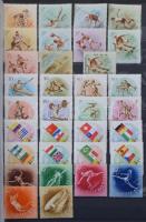 Sorok az 1950-es 1980-as évekből, sok jó motívummal, 32 fekete lapos, A/4-es Lindner berakó 47 oldalán