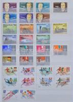 Főleg modern sorok az 1950-es évektől, sok jó motívummal, 32 lapos, A/4-es Leuchtturm berakóban. Tar...