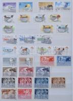 Főleg modern sorok az 1950-es évektől, sok jó motívummal, 32 lapos, A/4-es Leuchtturm berakóban. Tar...