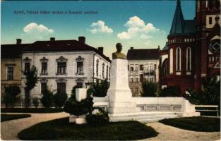 Arad, Fábián Gábor szobra a Kossuth parkban / monument, park, church (EK)