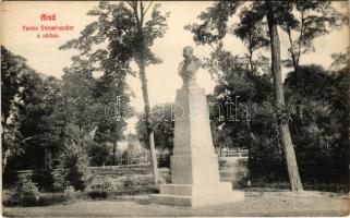Arad, Ferenc József szobor a várban / Franz Joseph I of Austria monument in the castle (fl)