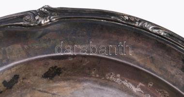 Ezüst (Ag) kínáló, plasztikus virágmintás peremrésszel. Bécs, 1872-1922 közötti fémjel, 800 ezreléke...