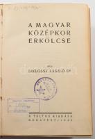 Siklóssy László: A régi Budapest erkölcse I-III. köt. I. köt.: A magyar középkor erkölcse. II. köt.: A prostitúció. (1541-1848). III. köt.: A polgári erkölcs. Teljes! [Egybekötve.] Bp., 1922-1923, Táltos, 207;+288;+213+3 p. Első kiadás! Számozott (23./50), a szerző, Siklóssy László (1881-1951) író, ügyvéd, művelődéstörténész, esztéta, újságíró és szerkesztő által ALÁÍRT példány! Korabeli aranyozott gerincű félbőr-kötés, kopott borítóval, sérült gerinccel és kötéssel, az utolsó lap és a hátsó szennylap részben összeragadt és szakadtak, a borítón címkével, régi intézményi bélyegzésekkel.