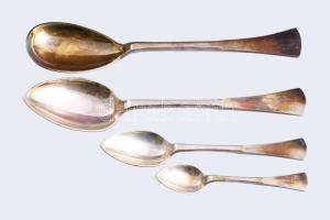 141 darabos ezüst (Ag) evőeszköz készlet, dobozában. Budapest, 1937-1966 közötti fémjel, 800 ezrelék...