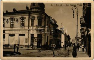 1941 Pitesti, Str. Serban Voda, Libreria Universal Ioan Staicu, Hotel Metro / street, shops, hotel. photo (fl)