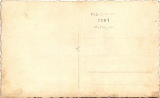 Petrozsény, Petroseni, Petrosani; gyári munkások / factory workers. Foto Zeichner photo