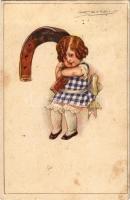 1923 Boldog Újévet! Olasz üdvözlőlap gyerekkel és patkóval / Italian New Year greeting art postcard with child and horseshoe (fl)