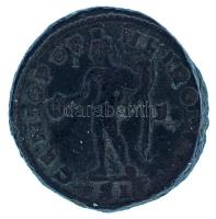 Római Birodalom 296 / Galerius / Siscia / Follis bronz (9,67g) T:VF
Roman Empire 296 / Galerius / S...