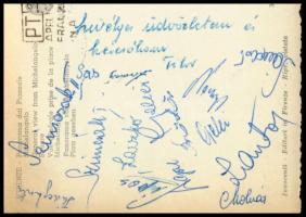 1958 Az MTK bajnok labdarúgócsapatának tagjainak autográf aláírással ellátott képeslapja Firenzébő S...