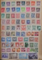 800-900 db régebbi külföldi bélyeg iskolai füzetben, benne sok tengerentúl, Kína, stb