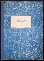 800-900 db régebbi külföldi bélyeg iskolai füzetben, benne sok tengerentúl, Kína, stb