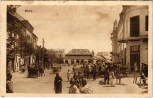 Huszt, Chust, Khust; Masarykgasse und Marktplatz / Masaryk utca, piac, gyógyszertár, üzletek. Ignác Ausländer kiadása / street view, market, pharmacy, shops (EB)