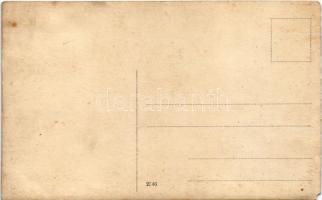 Budapest IX. Brauch Ferenc szalámigyáros mintaboltja, az egykori Nádor Szálló földszintjén, hentes á...