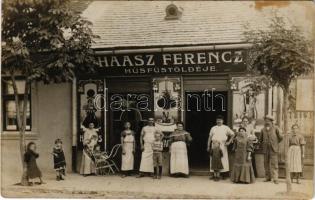 Budapest XXII. (?) Haasz Ferenc húsfüstöldéje, hentes üzlet, előtte a személyzet. photo (fl)