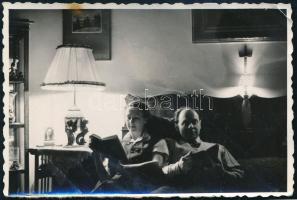 Ujházy György (1895-1971) író, újságíró. forgatókönyvírót és feleségét ábrázoló fotó 6x4 cm