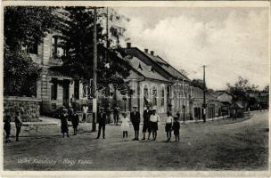 1937 Nagykapos, Velké Kapusany; utca. Grünfeld kiadása / street view (b)