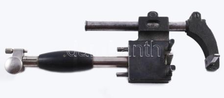 Mikrométeres mérő szerszám, horonymérő, furatmérő, vagy esetleg órás szerszám. 23 cm
