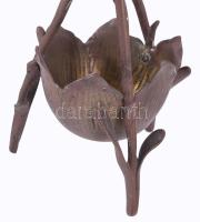 Szecessziós virágmintás réz asztaldísz, m: 22 cm