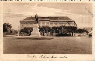 Zombor, Sombor; Rákóczi Ferenc szobra. Schön Adolf kiadása / square, monument (szakadás / tear)