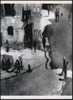cca 1928 Angelo Funk Pál (1894-1974) budapesti fényképész és fotóművész felvétele (Részegek utcája), 1 db modern nagyítás jelzés nélkül, 21x15 cm