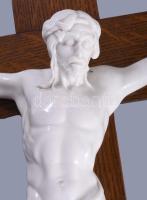 1937-1942 Porzellanfabrik Passau feszület porcelán korpusszal, Terv.: Ludwig Sonnleitner. Jelzett, h...