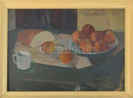 Kántor Lajos (1922-2013): Csendélet Olaj, farost, jelezve balra lent. Hátoldalán Képcsarnok Vállalat címkéjével, fakeretben, 50x70 cm.