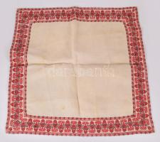 Banános ládányi vegyes hímzett textil tétel, közte beregi makkos hímzés, keresztszemes szalvéták, er...